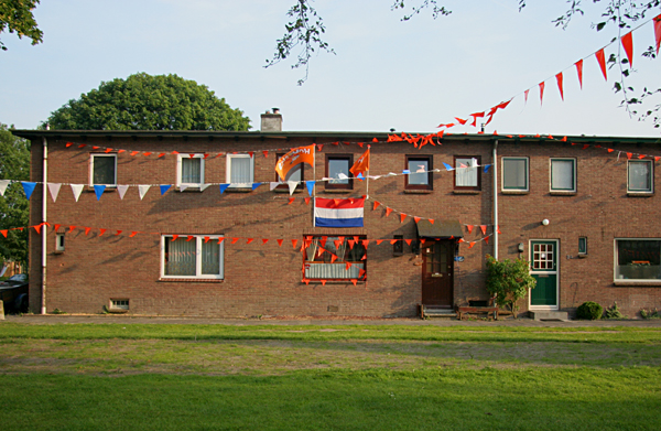 Apeldoorn kleurt oranje 1 - Bernard Zweerslaan