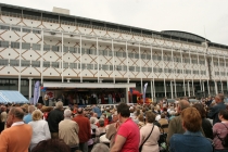 52 optredens door 36 koren uit Apeldoorn e.o. gm[[Marktplein, Apeldoorn]]