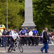 De auto waarmee de aanslag werd gepleegd kwam tegen de Naald tot stilstand.