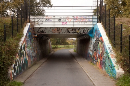 Fietstunnel onder het spoor (Apeldoorn-Zutphen) bij De Voorwaarts gm[[52.20852711485775, 5.986931920051575]]